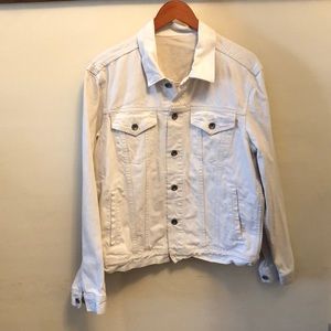 Jean jacket. Off-white. Medium. Gap.